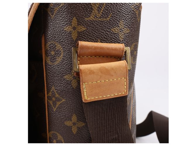 Borsa a tracolla Abbesses in tela Monogram Louis Vuitton M45257 Marrone - vista 7