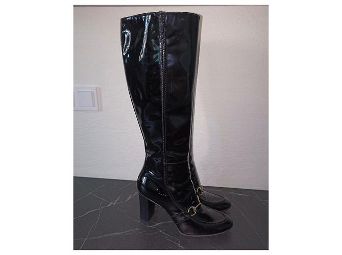 Marmont Schwarze Lackleder-Knöchelstiefel mit Gucci-Pferdebit - Ansicht 4
