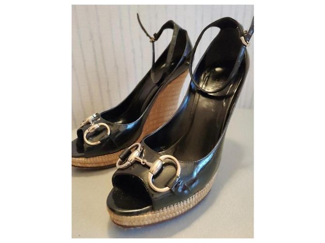 Marmont Décolleté con zeppa in suede nero Gucci - vista 3