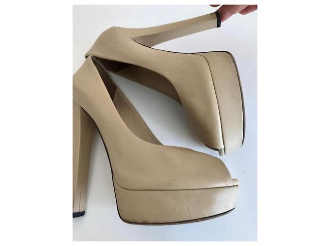 Marmont Gucci Lederpumps Beige - Ansicht 2