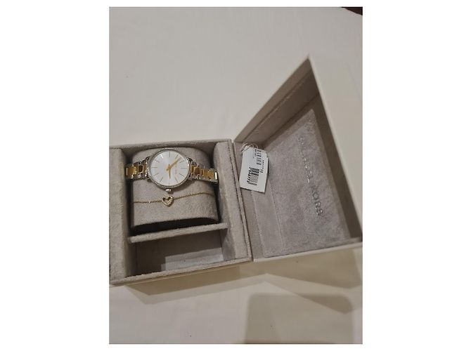 Relógio e pulseira Michael Kors dourado em aço - vista 4