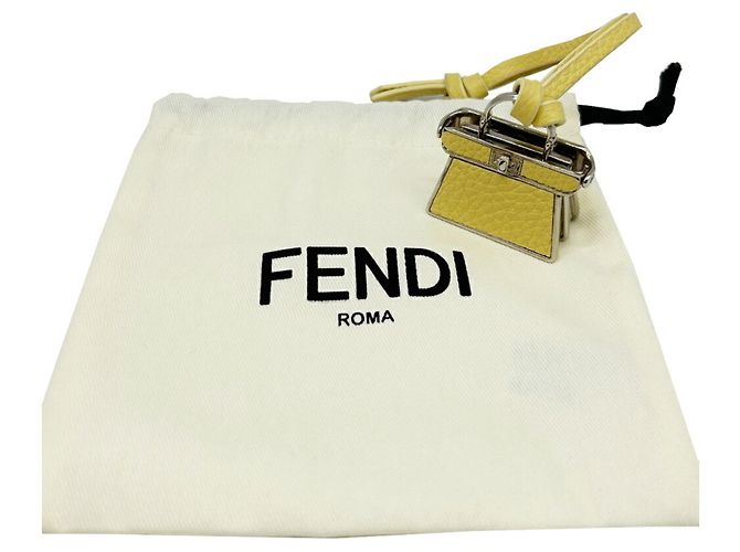 Fendi Strap Pico Peekaboo Charm in pelle gialla Giallo - vista 10