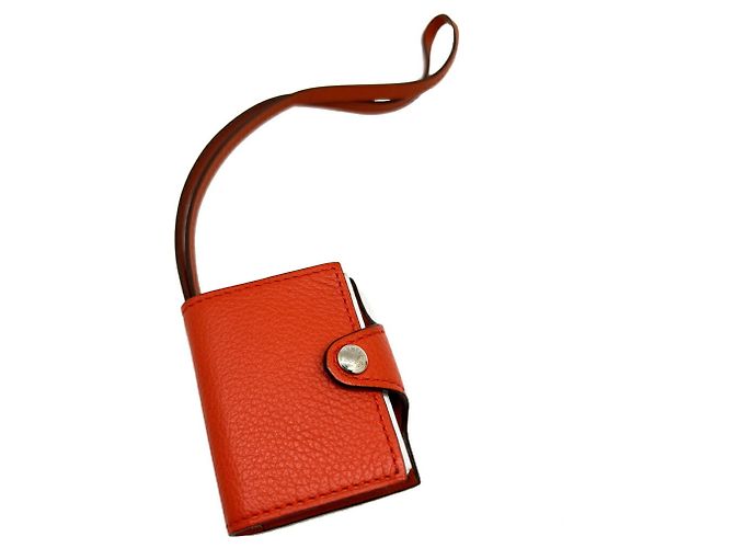 Charm Arancione Capucines Nano Ulysse di Hermès - vista 2