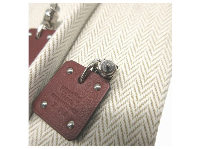 Hermès Orecchini in metallo con cuore inciso in pelle Hermes Asdukur Z Marrone Argento - vista 6