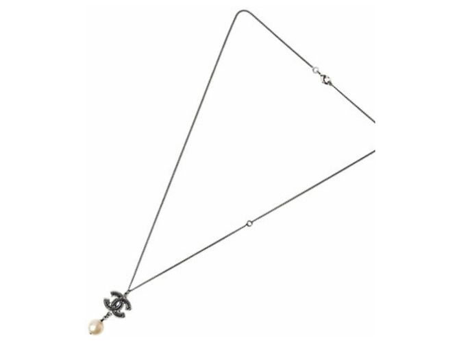 Collana Chanel in gunmetal nero con motivo di perle Metallico - vista 4
