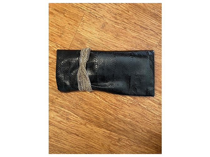 Jimmy Choo Clutch aus schwarzem glänzendem Pythonleder - Ansicht 3