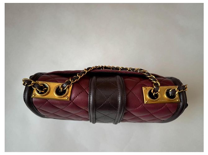 CHANEL Eleganza Borsa a Flap GHW Pelle di Agnello Nera Bordò - vista 3