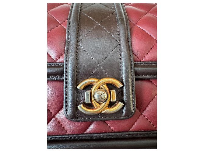 CHANEL Eleganza Borsa a Flap GHW Pelle di Agnello Nera Bordò - vista 4