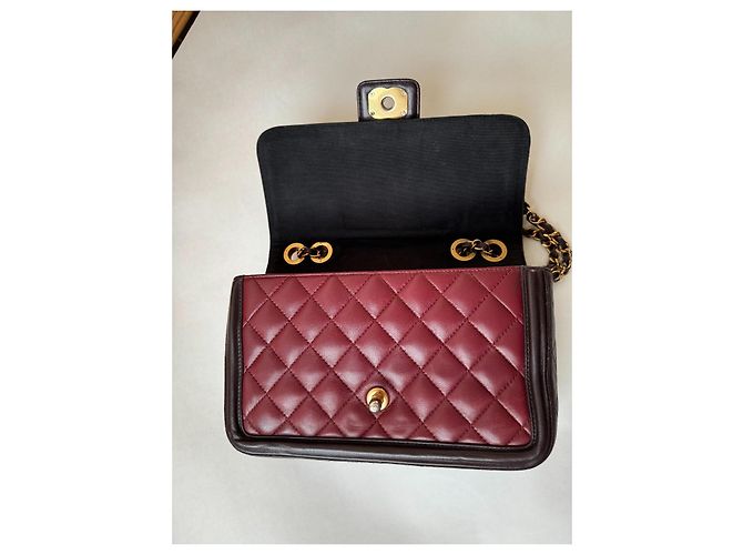 CHANEL Eleganza Borsa a Flap GHW Pelle di Agnello Nera Bordò - vista 7