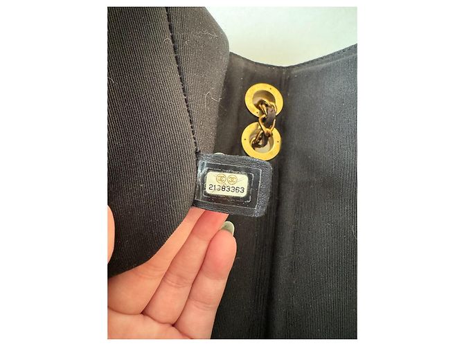 CHANEL Eleganza Borsa a Flap GHW Pelle di Agnello Nera Bordò - vista 9