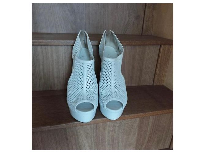 Marmont Tacchi a punta aperta perforati bianchi Gucci Bianco - vista 3