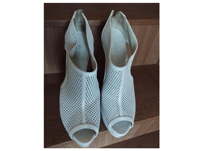 Marmont Tacchi a punta aperta perforati bianchi Gucci Bianco - vista 5