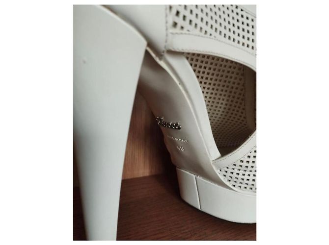 Marmont Tacchi a punta aperta perforati bianchi Gucci Bianco - vista 6