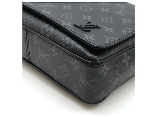 Borsa a Spalla District PM Monogram Eclipse Louis Vuitton - vista 4