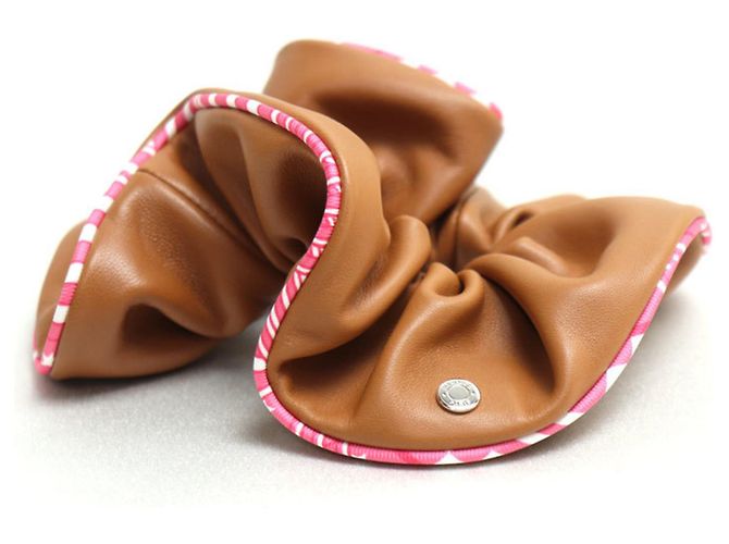 Silk In Hermès Scrunchie in pelle e seta dorata Hermes D'oro - vista 3