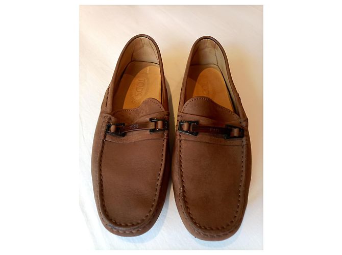 Mocassini Tod's Gommino in suede marrone - vista 2