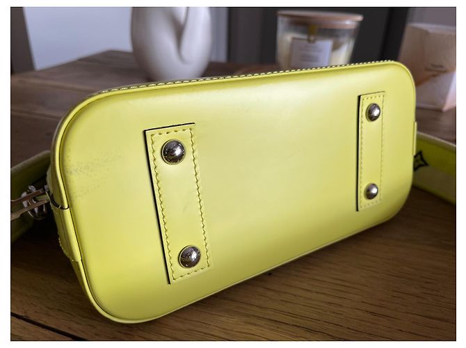 Borsa a mano in pelle Alma BB Louis Vuitton giallo pastello/verde fluorescente - vista 8