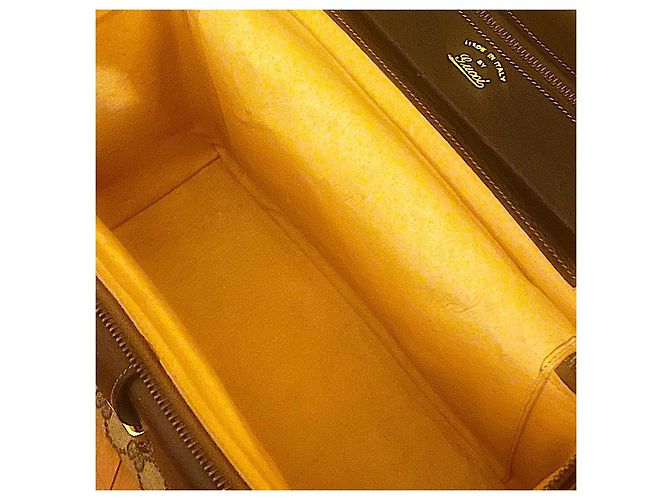 Authentische Vintage Gucci seltene Monogramm GG Umhängetasche mit Boxverschluss. - Ansicht 13