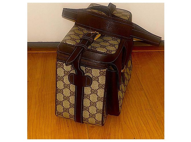 Authentische Vintage Gucci seltene Monogramm GG Umhängetasche mit Boxverschluss. - Ansicht 3