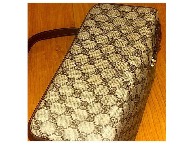 Authentische Vintage Gucci seltene Monogramm GG Umhängetasche mit Boxverschluss. - Ansicht 8
