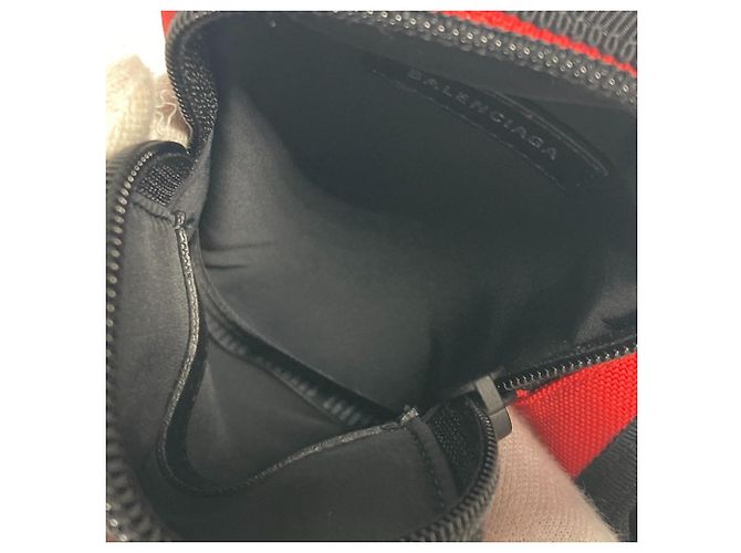 Pouch porta telefono Balenciaga Explorer Nero Rosso - vista 11