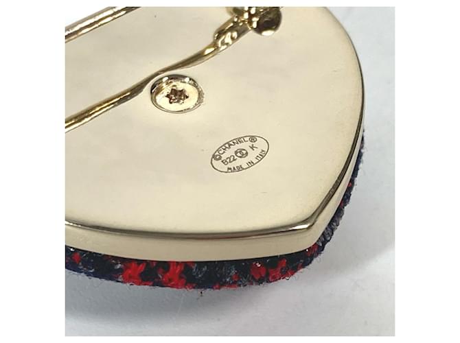 Spilla Chanel B22K Heart Coco Mark CC Rosso Blu navy - vista 4