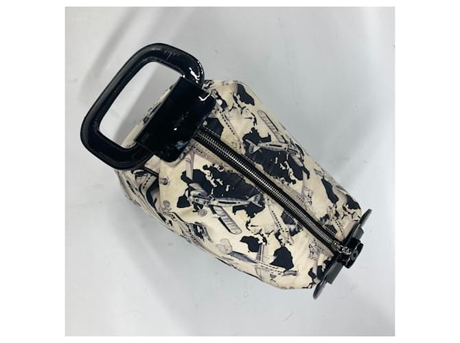 Borsa a mano da aereo Chanel Nero Bianco - vista 10