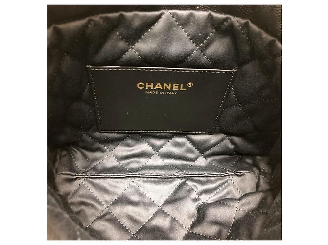 Borsa a Spalla Matelassé AS3980 di Chanel Nero - vista 11