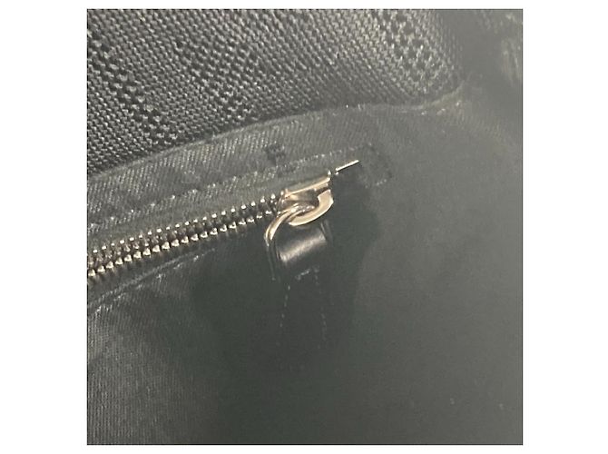 Borsa a secchiello Mamma in rete Fendi 7V72 Nero - vista 13