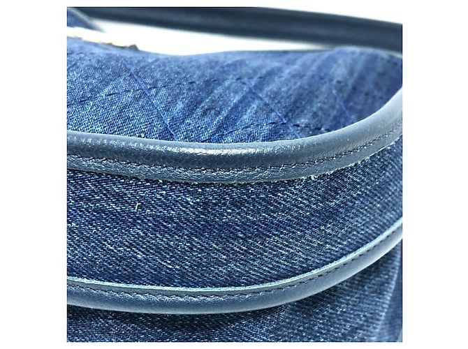 Borsa a spalla Chanel A57641 Matelassé Coco Mark in denim Blu - vista 8