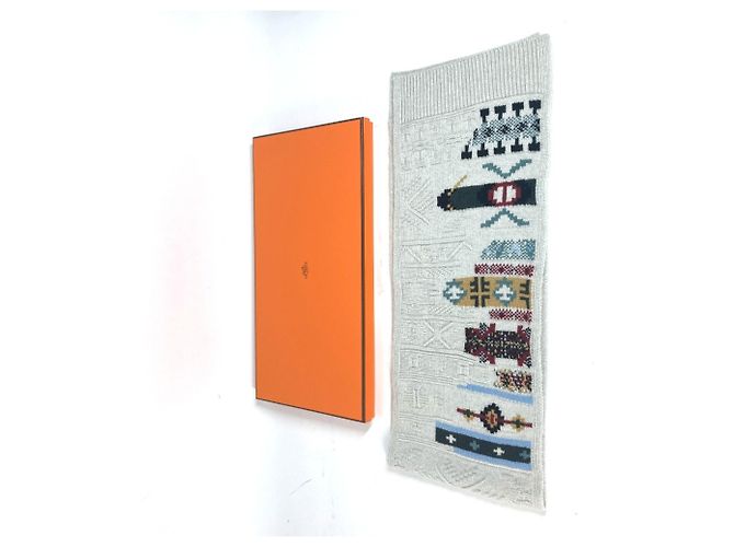 Sciarpa Colori nel Cuore della Collezione 2023 di Hermès Grigio - vista 7