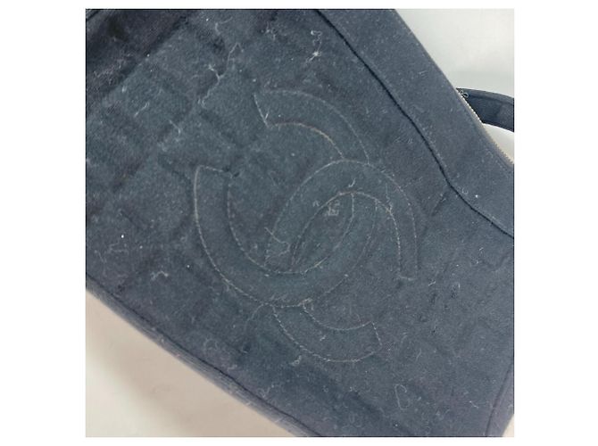 Chanel Schultertasche aus schokoladenfarbigem gestepptem Leder mit CC Coco-Logo Schwarz - Ansicht 11