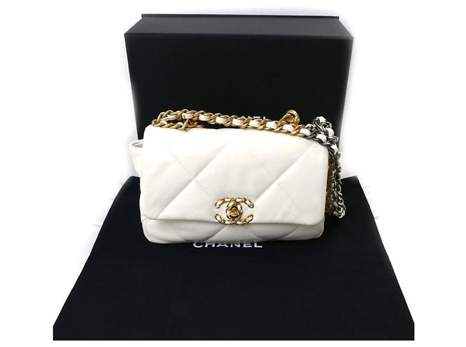 Borsa a spalla con catena Chanel 19 Bianco Crudo - vista 10
