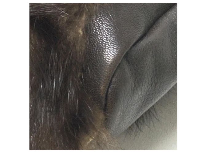 Borsa a spalla in pelliccia marrone scuro Fendi 8BT161 - vista 4