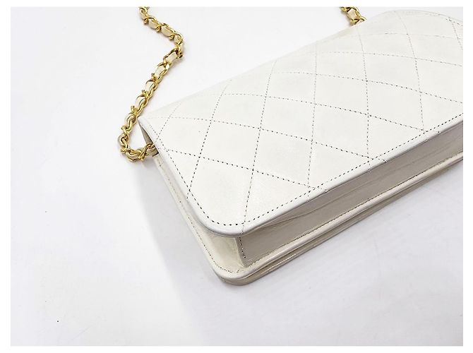 Timeless Chanel Clássico Atemporal com Flap Único em Couro Matelassé e GHW 24K Branco - vista 14
