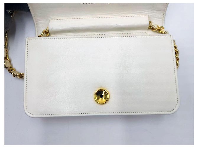 Timeless Chanel Clássico Atemporal com Flap Único em Couro Matelassé e GHW 24K Branco - vista 17