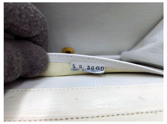 Timeless Chanel Clássico Atemporal com Flap Único em Couro Matelassé e GHW 24K Branco - vista 20