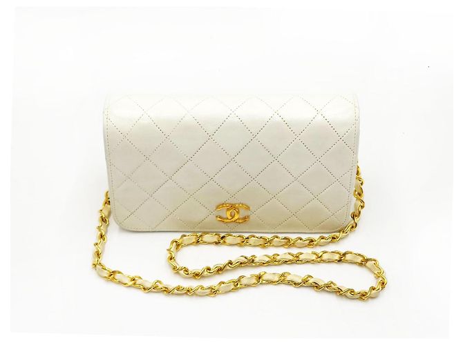 Timeless Chanel Clássico Atemporal com Flap Único em Couro Matelassé e GHW 24K Branco - vista 5