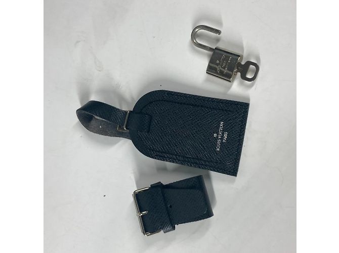 Borsa da viaggio Louis Vuitton Taiga Stanislav Nero Grigio - vista 15