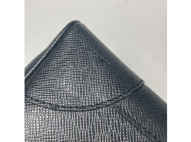 Borsa da viaggio Louis Vuitton Taiga Stanislav Nero Grigio - vista 7