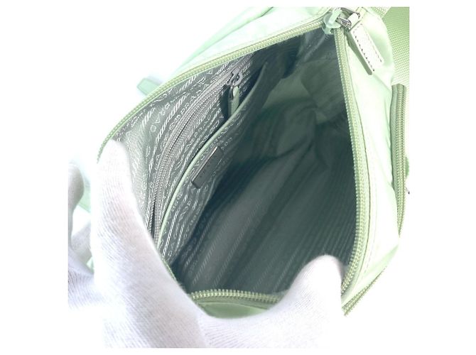Borsa a Spalla Re-Nylon di Prada Verde - vista 15