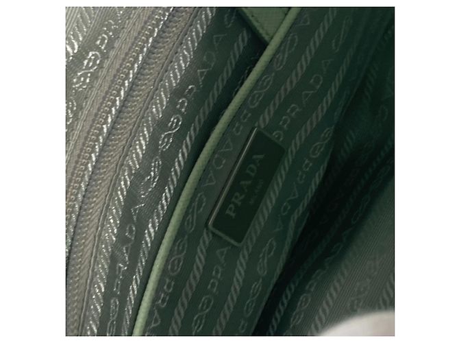 Borsa a Spalla Re-Nylon di Prada Verde - vista 16