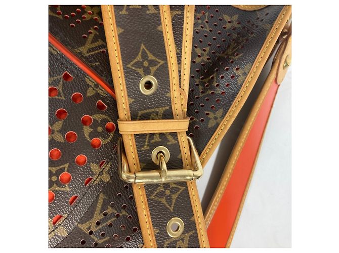 Borsa a Spalla Musette Perforata Monogram Louis Vuitton Marrone Arancione - vista 11