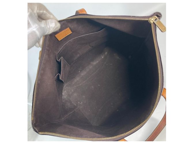 Borsa a spalla Bellevue GM in Monogram Vernis Louis Vuitton Bordò Porpora - vista 12