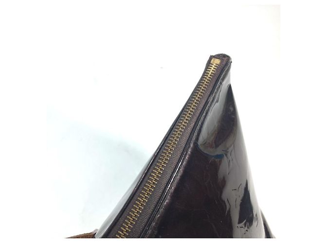 Borsa a spalla Bellevue GM in Monogram Vernis Louis Vuitton Bordò Porpora - vista 6