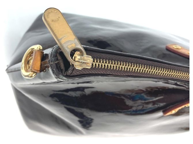 Borsa a spalla Bellevue GM in Monogram Vernis Louis Vuitton Bordò Porpora - vista 7