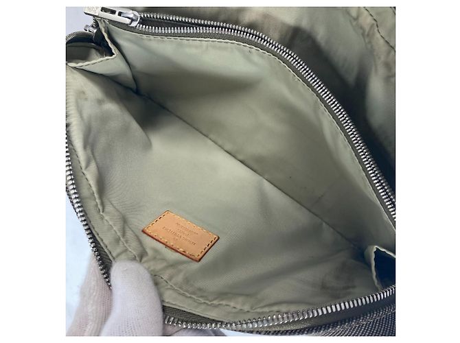 Bolsa de Ombro Acrobat Damier Geant Louis Vuitton Caqui - vista 12