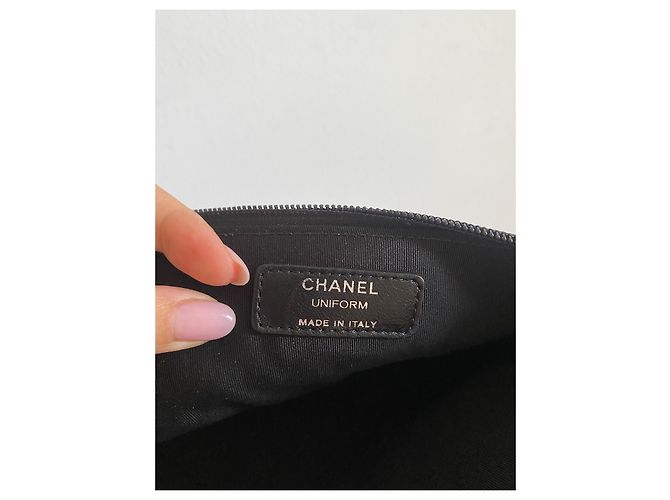Pochette Chanel in pelle nera asimmetrica Nero - vista 5