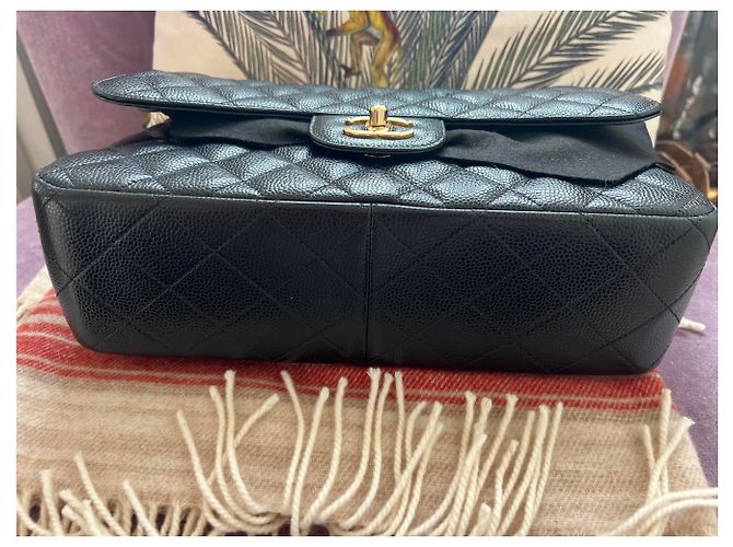 2.55 Portacarte Chanel Jumbo in pelle caviar nero e blu - vista 9