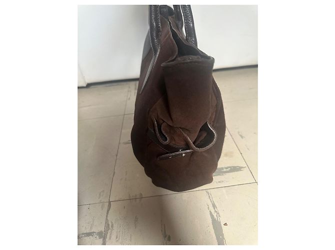 Bolsa Furla de camurça marrom com alças de couro - vista 3